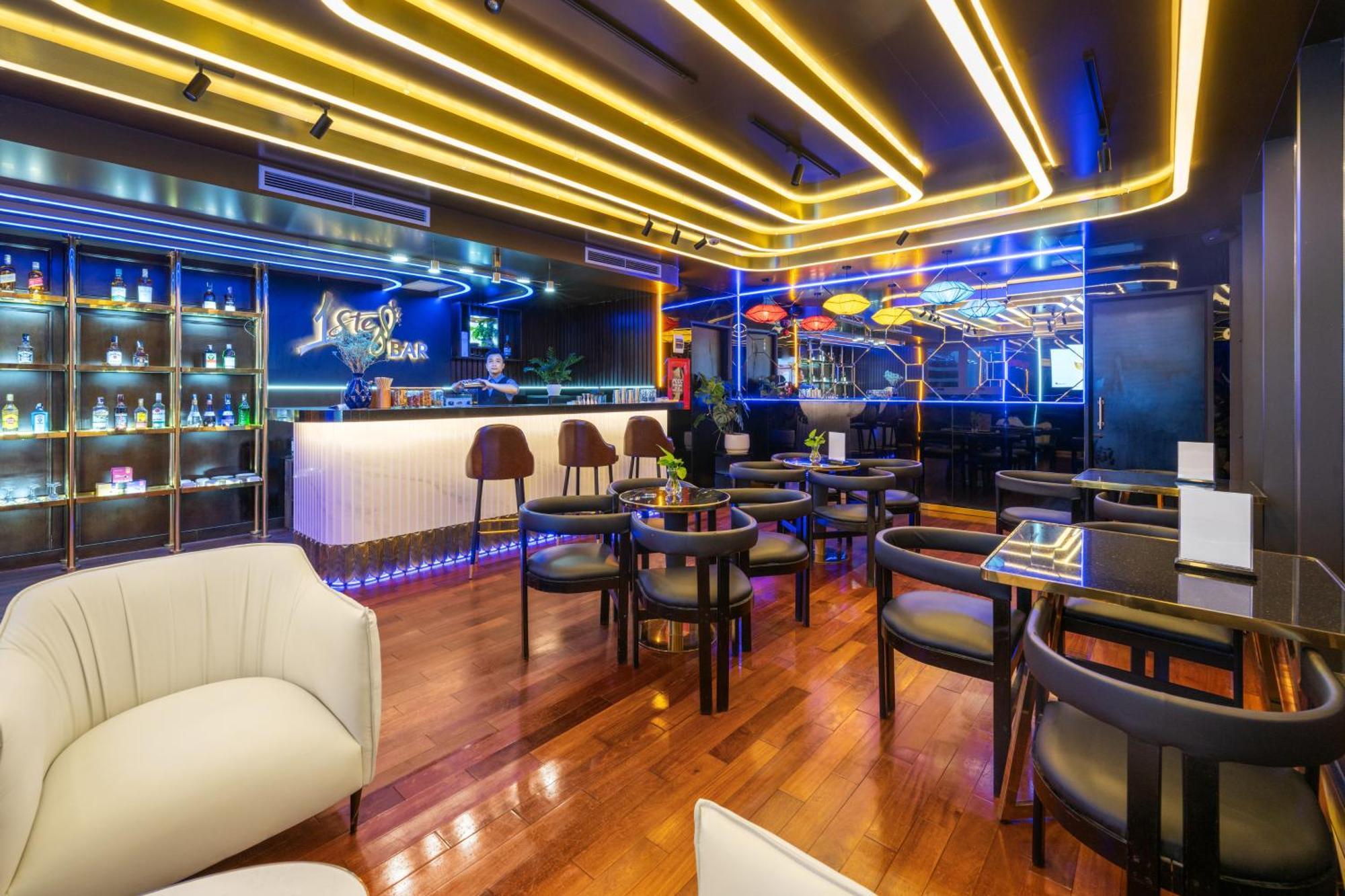 Golden Lotus Hotel Da Nang - Rooftop Bar Sea View Екстериор снимка
