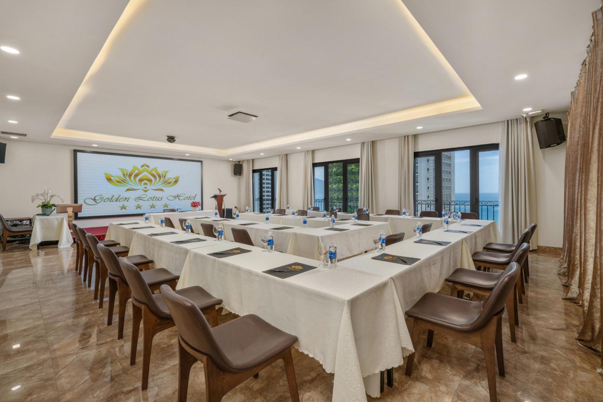 Golden Lotus Hotel Da Nang - Rooftop Bar Sea View Екстериор снимка